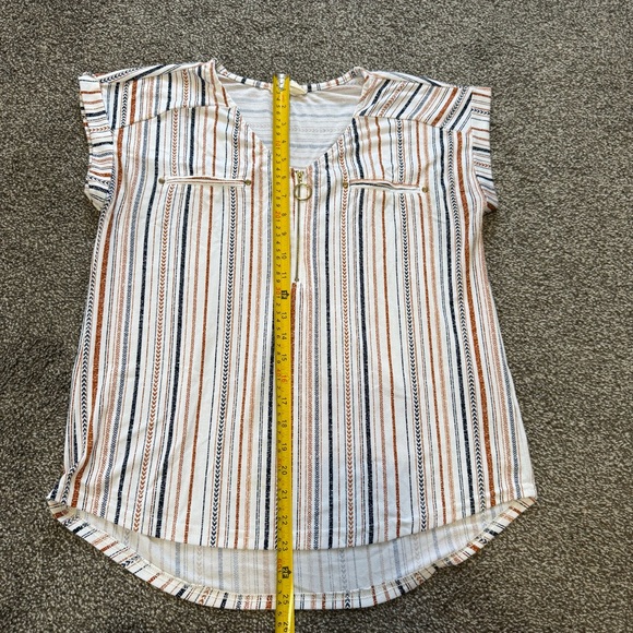 Flower & Feather Top - Picture 4 of 5